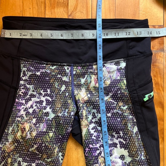 Lululemon Capri Black and Multicolor Patterned Leggings 6 - Picture 5 of 5
